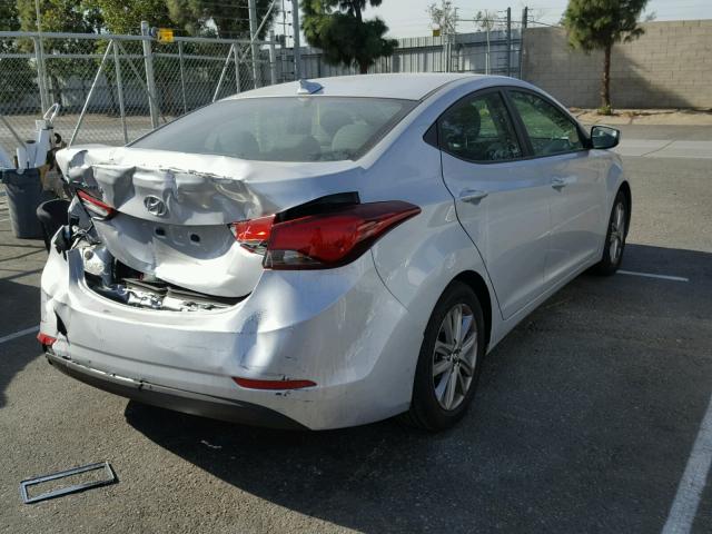 5NPDH4AE6GH744582 - 2016 HYUNDAI ELANTRA SE SILVER photo 4