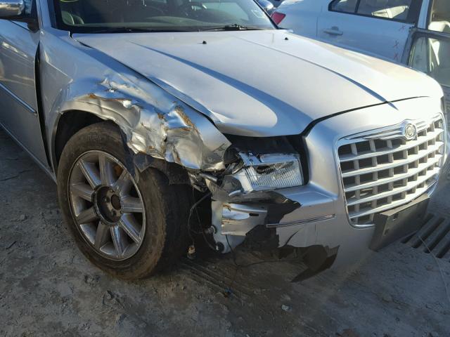 2C3CA5CVXAH276489 - 2010 CHRYSLER 300 TOURIN SILVER photo 9