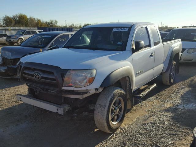 5TETX4GNXAZ726600 - 2010 TOYOTA TACOMA PRE WHITE photo 2