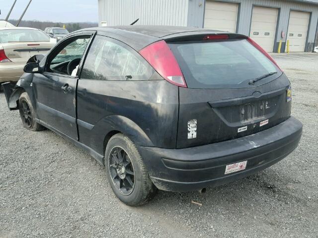 3FAFP3131YR101646 - 2000 FORD FOCUS ZX3 BLACK photo 3