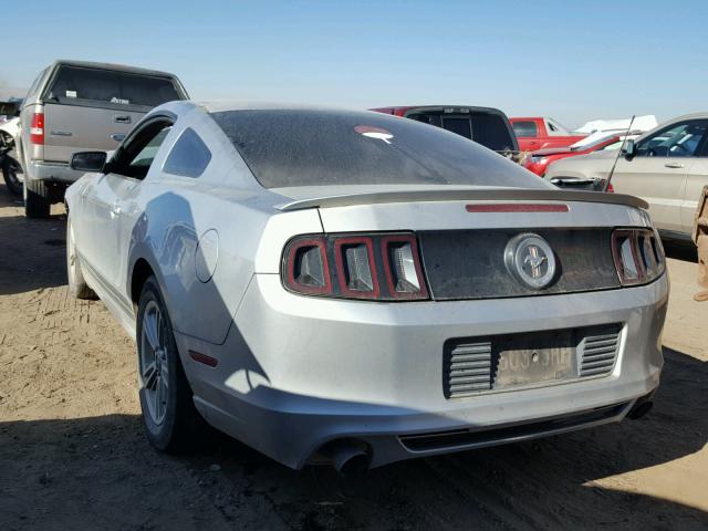 1ZVBP8AM0D5279458 - 2013 FORD MUSTANG SILVER photo 3
