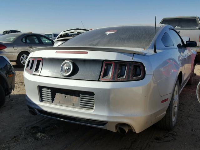 1ZVBP8AM0D5279458 - 2013 FORD MUSTANG SILVER photo 4