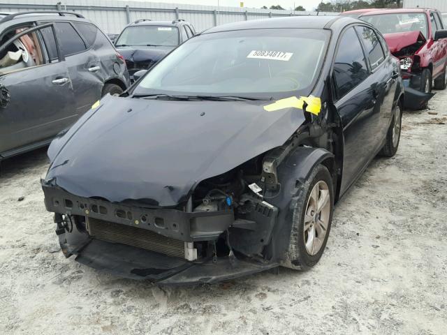 1FADP3K29DL111637 - 2013 FORD FOCUS SE BLACK photo 2