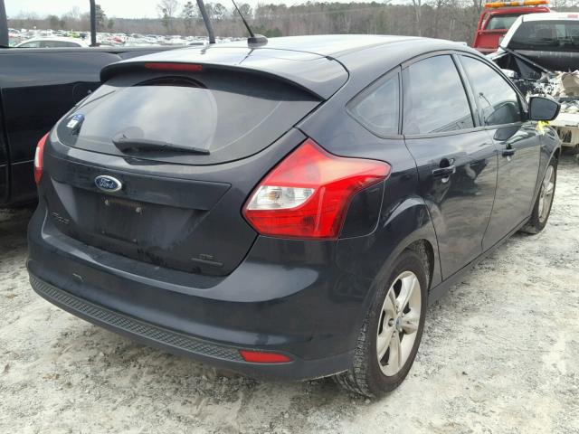 1FADP3K29DL111637 - 2013 FORD FOCUS SE BLACK photo 4