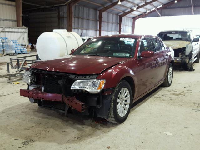 2C3CCAAG7EH235525 - 2014 CHRYSLER 300 RED photo 2