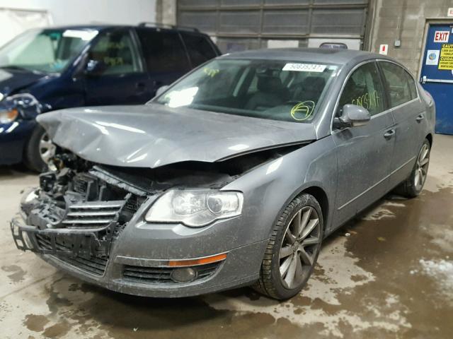 WVWDU73C28P090842 - 2008 VOLKSWAGEN PASSAT VR6 GRAY photo 2