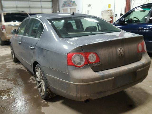 WVWDU73C28P090842 - 2008 VOLKSWAGEN PASSAT VR6 GRAY photo 3