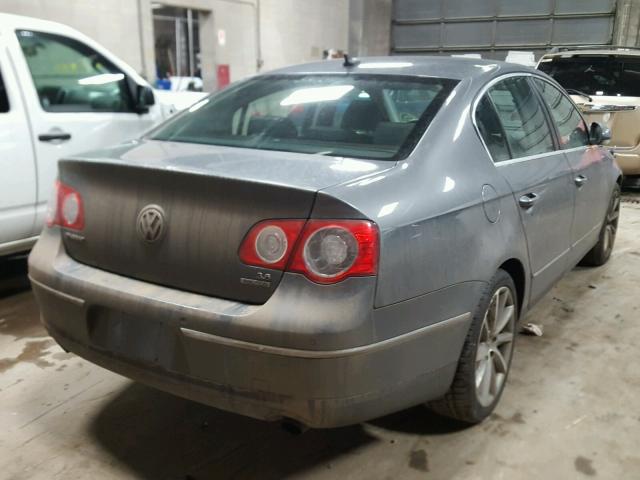 WVWDU73C28P090842 - 2008 VOLKSWAGEN PASSAT VR6 GRAY photo 4