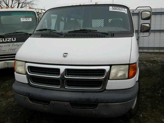 2B7HB11XXXK523842 - 1999 DODGE RAM VAN B1 WHITE photo 9