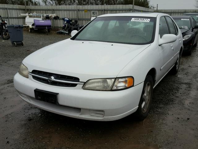 1N4DL01D9WC173796 - 1998 NISSAN ALTIMA XE WHITE photo 2