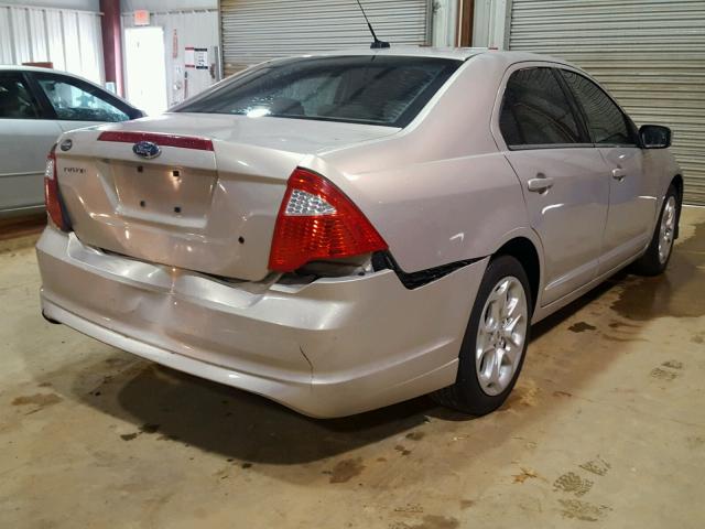 3FAHP0HA0AR152377 - 2010 FORD FUSION SE SILVER photo 4