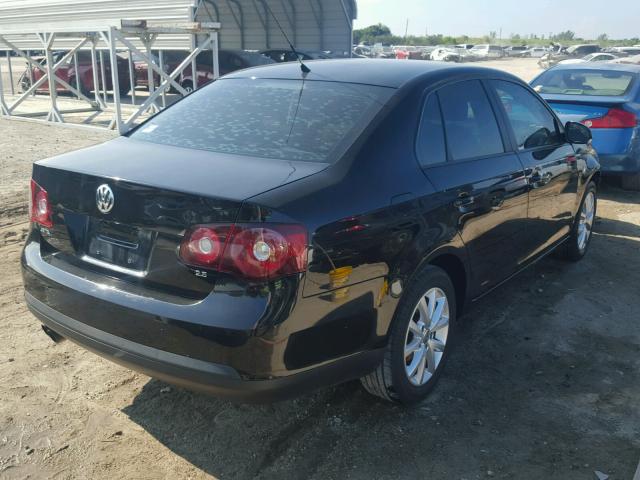 3VWRX7AJ6AM114096 - 2010 VOLKSWAGEN JETTA SE 黑色 照片 4