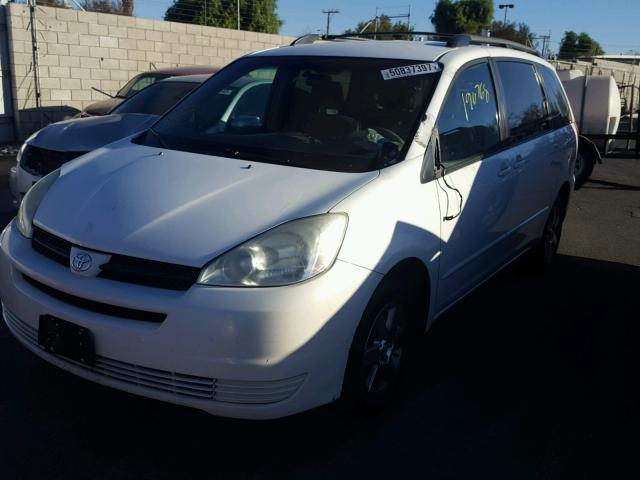 5TDZA23C94S137883 - 2004 TOYOTA SIENNA CE WHITE photo 2