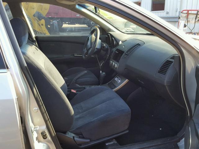 1N4AL11D35C133785 - 2005 NISSAN ALTIMA S SILVER photo 5