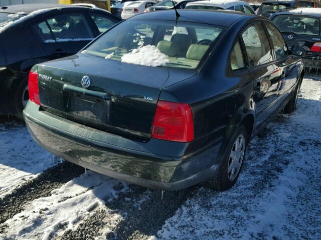 WVWMD63B3XE361404 - 1999 VOLKSWAGEN PASSAT GLS GREEN photo 4