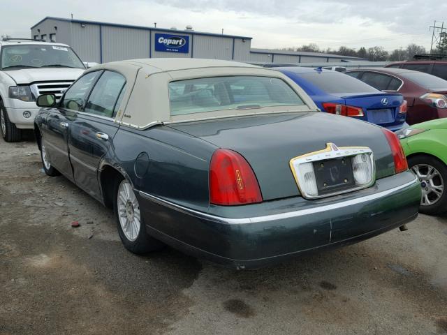 1LNFM81W6WY663613 - 1998 LINCOLN TOWN CAR E GREEN photo 3