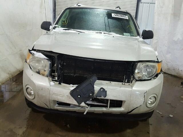 1FMCU93G79KA63320 - 2009 FORD ESCAPE XLT CREAM photo 9