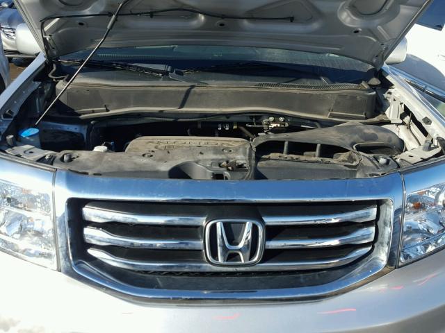 5FNYF3H91CB018485 - 2012 HONDA PILOT TOUR SILVER photo 7