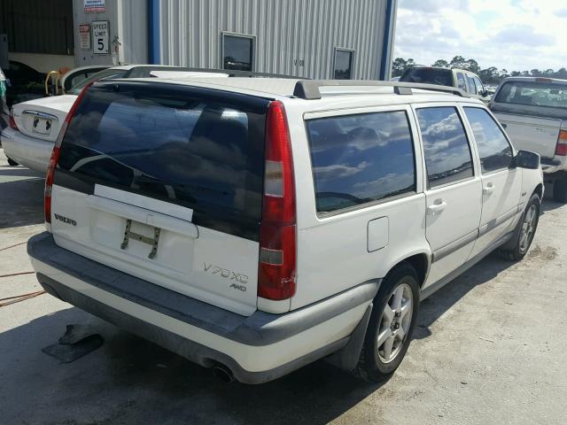 YV1LZ5645W2441088 - 1998 VOLVO V70 XC WHITE photo 4