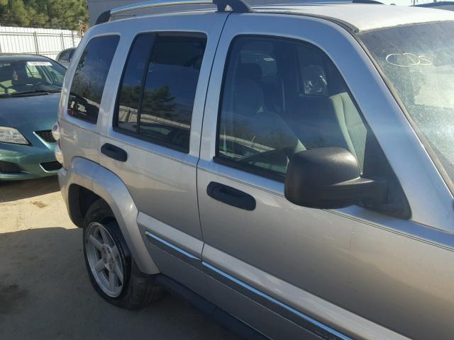 1J4GL58K66W231252 - 2006 JEEP LIBERTY LI SILVER photo 9