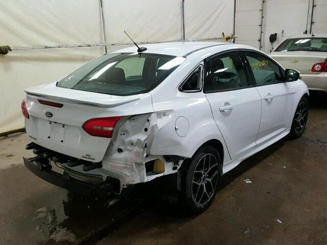 1FADP3F21FL240016 - 2015 FORD FOCUS SE WHITE photo 4