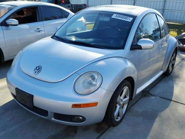 3VWSG31C76M408030 - 2006 VOLKSWAGEN NEW BEETLE SILVER photo 2