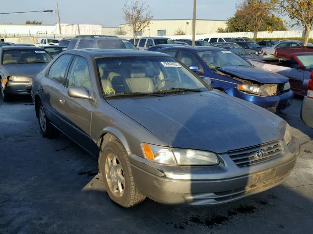 JT2BF22K9V0024105 - 1997 TOYOTA CAMRY LE TAN photo 1