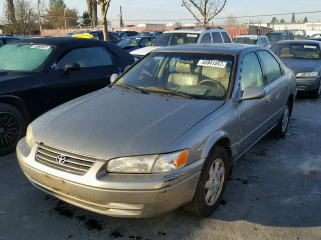 JT2BF22K9V0024105 - 1997 TOYOTA CAMRY LE TAN photo 2