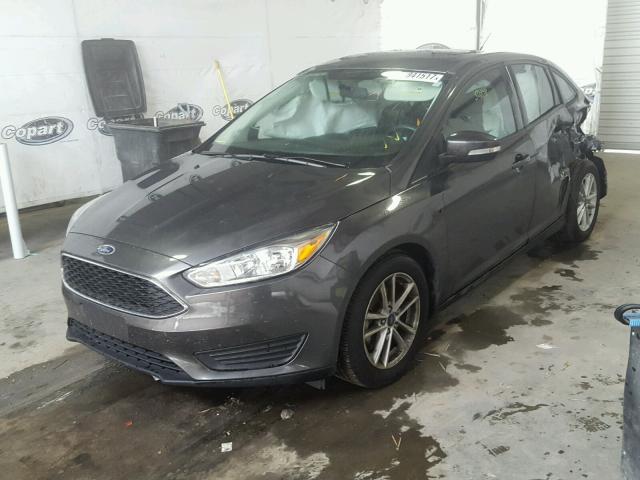 1FADP3F25GL284604 - 2016 FORD FOCUS SE GRAY photo 2