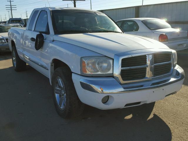 1D3HW52J67S214016 - 2007 DODGE DAKOTA LAR WHITE photo 1