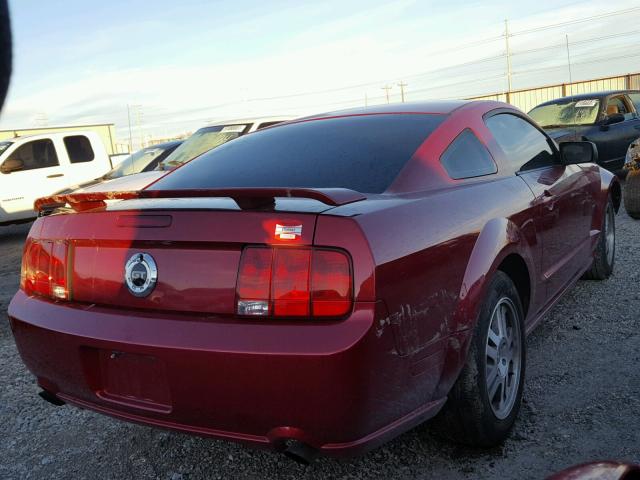 1ZVFT82H165147200 - 2006 FORD MUSTANG GT RED photo 4