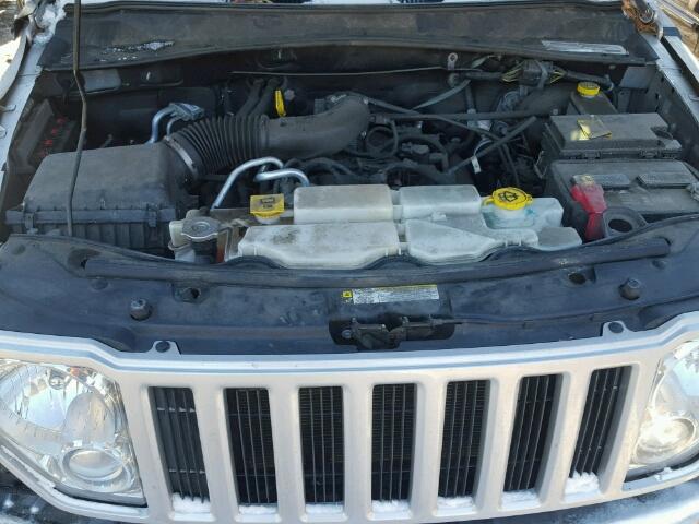 1C4PJMAKXCW118464 - 2012 JEEP LIBERTY SP SILVER photo 7