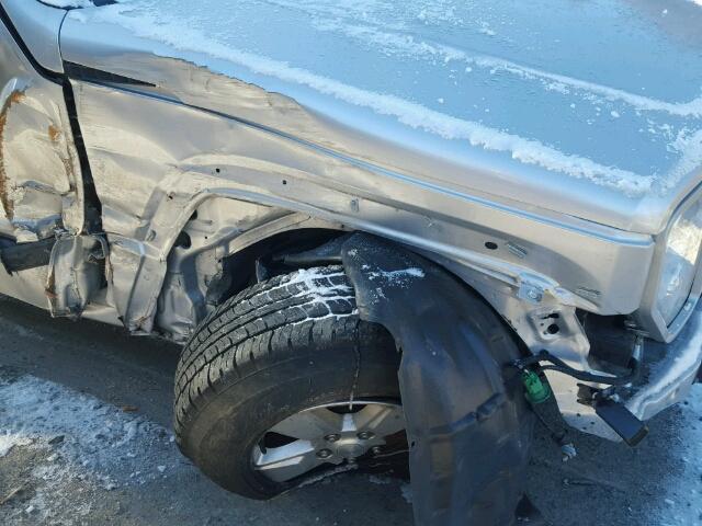 1C4PJMAKXCW118464 - 2012 JEEP LIBERTY SP SILVER photo 9