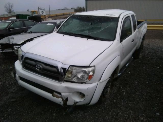 5TETU62N47Z373047 - 2007 TOYOTA TACOMA PRE WHITE photo 2