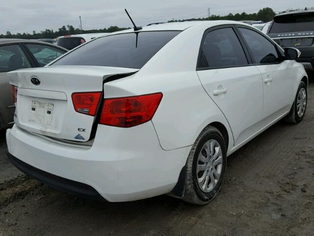 KNAFU4A29A5876296 - 2010 KIA FORTE EX WHITE photo 4