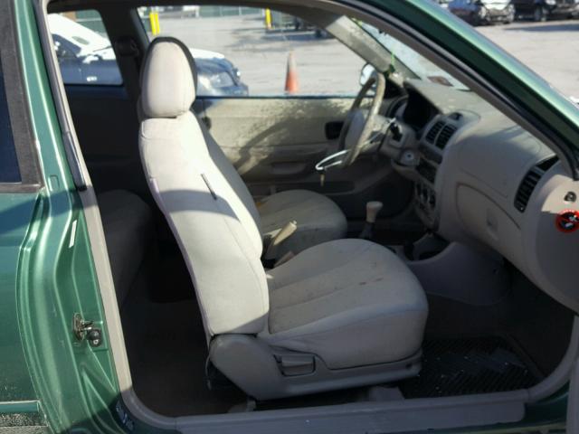 KMHCG35C85U365387 - 2005 HYUNDAI ACCENT GS GREEN photo 5