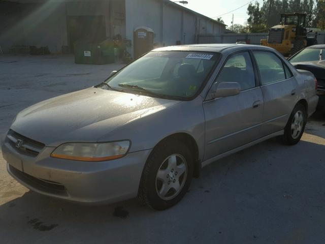 1HGCG1657XA052474 - 1999 HONDA ACCORD EX SILVER photo 2