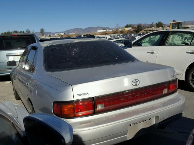 JT2SK12EXN0006471 - 1992 TOYOTA CAMRY LE SILVER photo 3