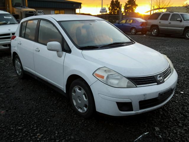 3N1BC13EX8L407225 - 2008 NISSAN VERSA S WHITE photo 1