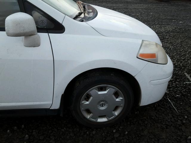 3N1BC13EX8L407225 - 2008 NISSAN VERSA S WHITE photo 9