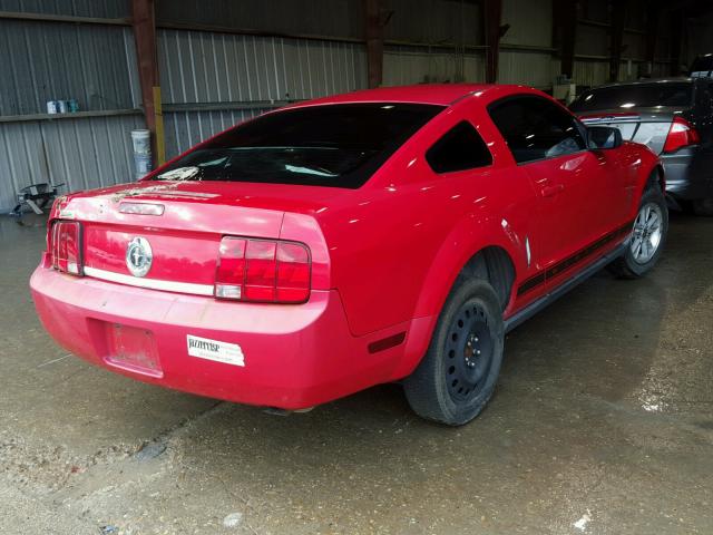 1ZVHT80N485198615 - 2008 FORD MUSTANG RED photo 4