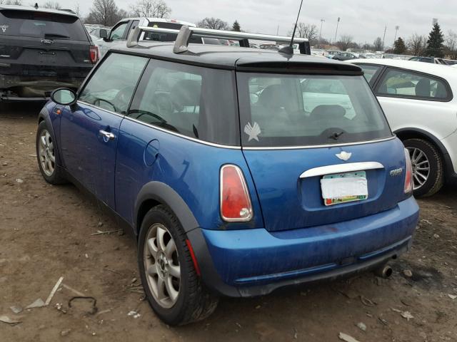 WMWRC33556TK17815 - 2006 MINI COOPER BLUE photo 3