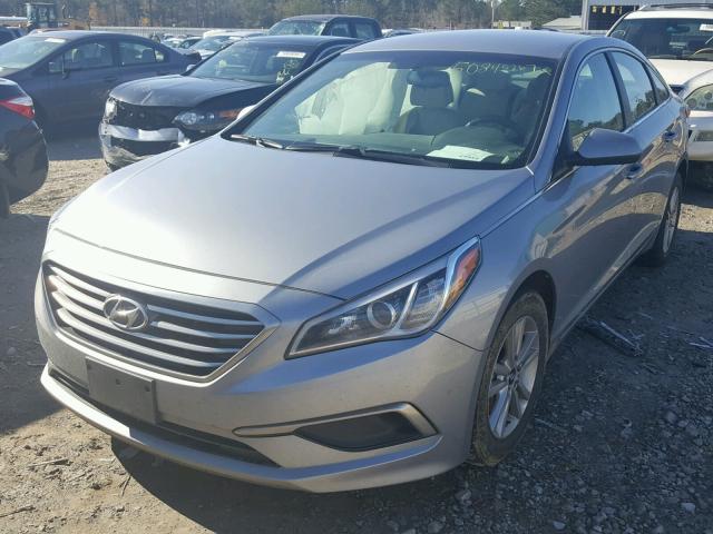 5NPE24AF8GH314941 - 2016 HYUNDAI SONATA SE SILVER photo 2