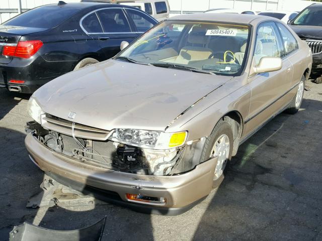 1HGCD7236SA024643 - 1995 HONDA ACCORD LX BROWN photo 2