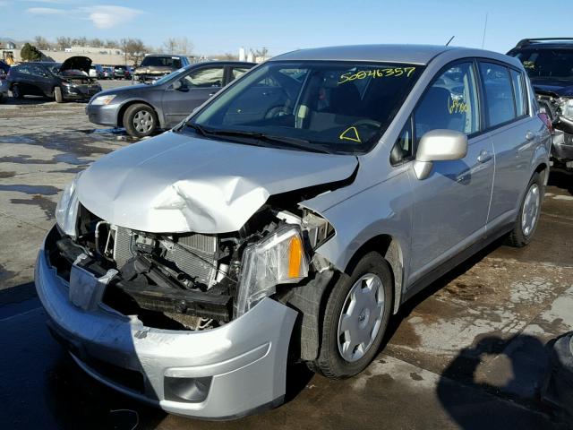 3N1BC13E49L363689 - 2009 NISSAN VERSA S SILVER photo 2