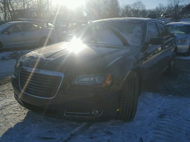 2C3CCABG1CH274509 - 2012 CHRYSLER 300 V6 BLACK photo 2