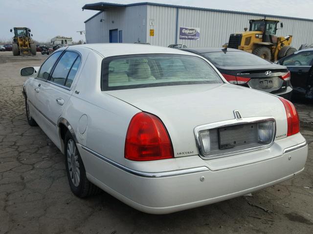 1LNHM85W53Y671345 - 2003 LINCOLN TOWN CAR C CREAM photo 3