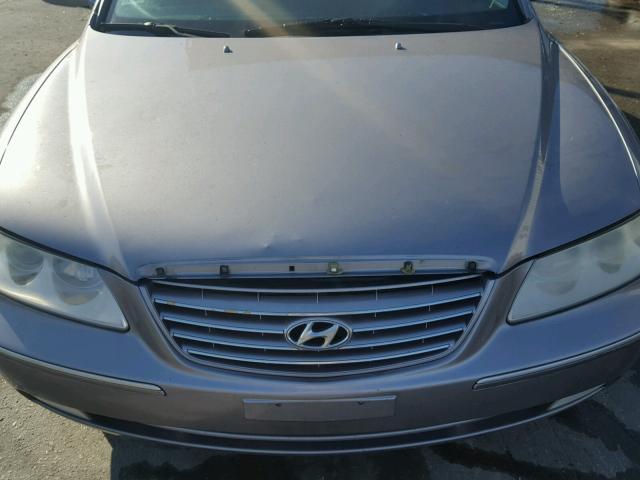 KMHFC46F56A045972 - 2006 HYUNDAI AZERA SE GRAY photo 7