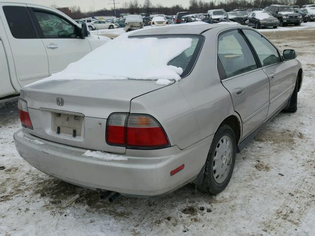 1HGCD5665TA086447 - 1996 HONDA ACCORD EX SILVER photo 4