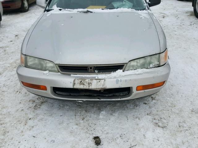 1HGCD5665TA086447 - 1996 HONDA ACCORD EX SILVER photo 9